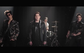 Escape The Fate - Broken Heart (WEB-1080-63M)