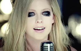 Avril Lavigne - Here's to Never Growing Up (WEB-1080P-162M)