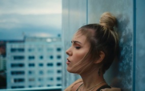 Clara Mae - Rooftop (Web/4K/682M)