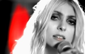 The Pretty Reckless - Take Me Down (Web-1080P-243M)