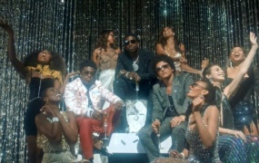 Gucci Mane, Bruno Mars, Kod - Wake Up in The Sky (WEB-102M)