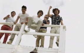 One Direction - What Makes You Beautiful (m2ts-0.97G)