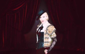 Madonna - Living For Love(WEB-512M)