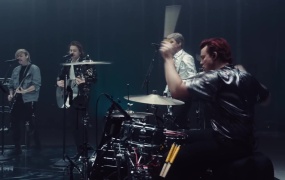 The Chainsmokers,5 Seconds of Summer - Who Do You Love(WEB-1080P-112M)