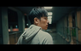 邱志宇 - 步步为营 电影《我的灵魂是爱做的》主题曲MV 4K超清