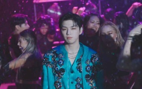 KANGDANIEL - Waves (Feat. SIMON DOMINIC, JAMIE) (2160p+1080p)