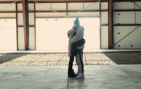 Elliott Taylor,Skylar Grey - Claws(Web-1080p-78.1M)