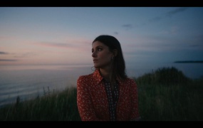 LÉON - Chasing A Feeling(Web-1080p-108M)