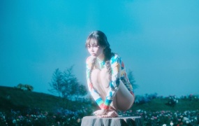 HyunA - Flower Shower (web-4K-565M)