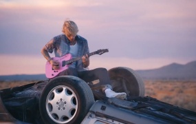 Machine Gun Kelly ft. blackbear - my ex's best friend(Web-1080P-72.7M)