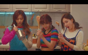 TWICE - Merry & Happy (Master-ProRes-4.09G)