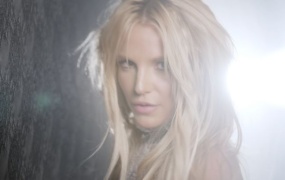 Britney Spears & G-Eazy - Make Me(ProRes-1080p-6.1G)