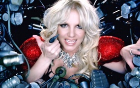 Britney Spears - Hold It Against Me ( ProRes-1080p-6.18G)