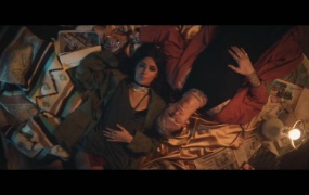Machine Gun Kelly, Camila Cabello - Bad Things(Web-201M)