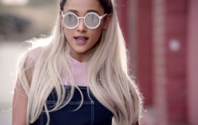 Stevie Wonder ft. Ariana Grande - Faith(Master-1080p-1.1G)