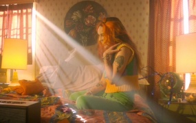 Bea Miller,Aminé - FEEL SOMETHING DIFFERENT(WEB-1080P-213M)