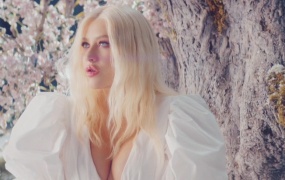 Christina Aguilera, A Great Big World - Fall On Me(Web-1080P-190M)