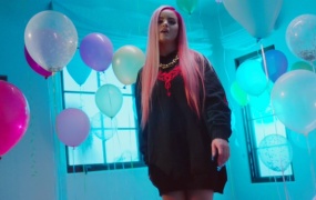 Kiiara,blackbear - So Sick(WEB-1080P-107M)