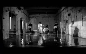 Pale Waves - Kiss(WEB-1080P-175M)