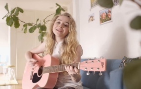 Sabrina Carpenter - Can't Blame a Girl for Trying(web-1080P-125M)