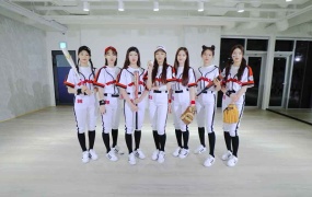 Weeekly - Hello (Choreography Video) (Baseball Team Ver.)