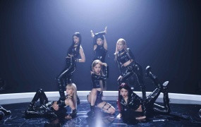 EVERGLOW   - LA DI DA MV (Choreography)2160p-437M