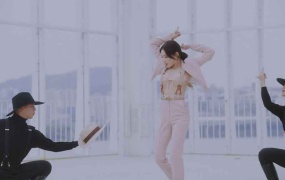 CHUNG HA 金请夏 , R3HAB - Dream of You (with R3HAB) (Performance Video)(2160p/1080p)
