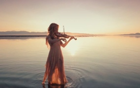 Lindsey Stirling - Angels We Have Heard On High(WEB-1080P-185M)