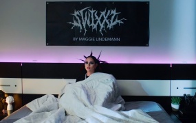 Maggie Lindemann - Knife Under My Pillow(WEB-1080P-127M)