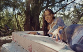 Natti Natasha,Prince Royce - ANTES QUE SALGA EL SOL(WEB-1080P-130M)