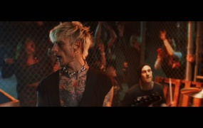 YUNGBLUD,Machine Gun Kelly - acting like that(WEB-1080P-171M)