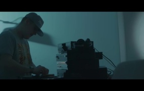 What's UP - Iarta-ma, Mama! (MKV-4K-130M)