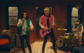 Machine Gun Kelly,Kellin Quinn - love race(MKV-4K-235M)