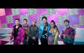 Sebastián Yatra,Daddy Yankee,Natti Natasha,Jonas Brothers - Runaway(WEB-1080p-192M)