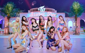TWICE - Alcohol-Free (The Ellen DeGeneres Show Full Performance)(WEB-4K-476M)