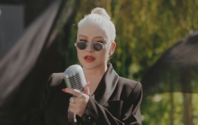 Christina Aguilera -  Loyal Brave True (Medley From Mulan)(master-ProRes-1080p-4.2G)