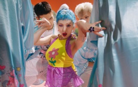 泫雅HyunA - PING PONG (Bugs-1080p-936M)