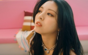 ITZY - Joyful MomenT (Master-1080p-535M)