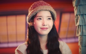 IU - Strawberry Moon (Master-2160p-807M)