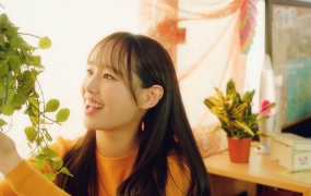 Chuu(LOONA) - World is One 2021 (Bugs-2160p-1.89G)