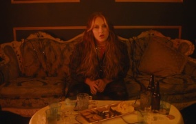 Ashley Kutcher - Strangers(WEB-1080P-126M)