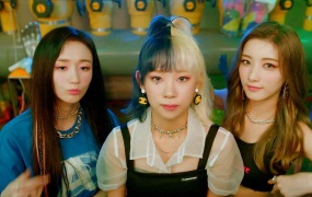 PURPLE KISS - Zombie(WEB-4K-722M)