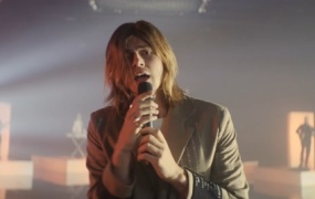 Ruel - GROWING UP IS ____(MKV-214M)