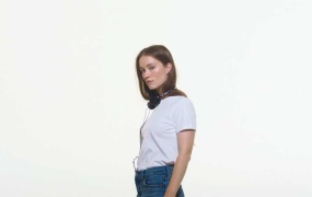 Sigrid - Sucker Punch (WEB-155M)