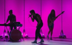 We Three - Hold me,baby(WEB-140M)