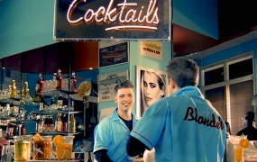 Westlife - Uptown Girl(MKV-336M)