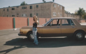Maren Morris - Circles Around This Town(WEB-158M)
