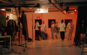 Clean Bandit, Darkoo, BackRoad Gee, Young Chencs - Everything But You(WEB-152M)