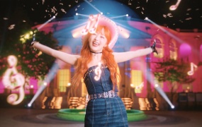 ADORA - Trouble? TRAVEL!(Bugs-1.16G)