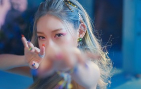 CHUNG HA 金请夏 - Sparkling(MKV-276M)